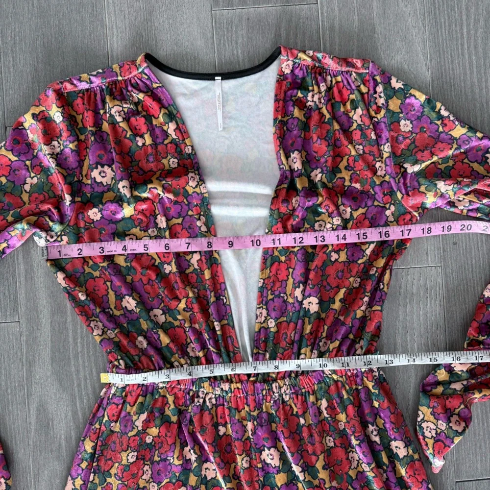 Free People Giselle Velvet Billowy Wide Leg Jumpsuit Deep V Neck Floral Print S - Picture 14 of 16